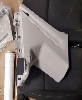 (D)pillar trim (top)
