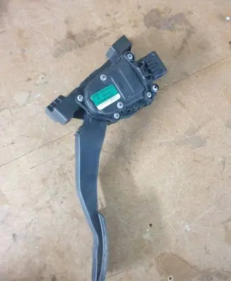 Smart ForFour I Accelerator throttle pedal MR955216 A4543000104 6PV00886602