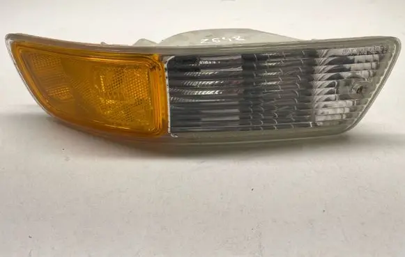 Toyota RAV 4 (XA20) Front fog light 8151042030 8151042040