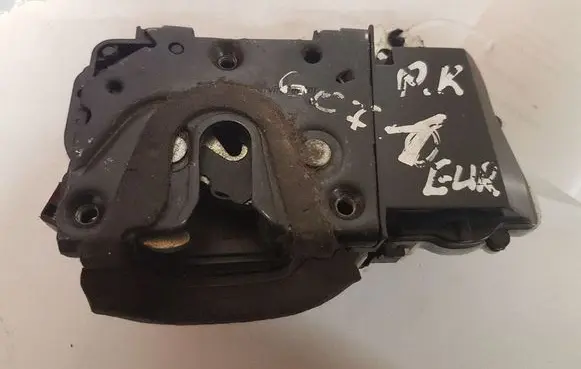 Peugeot 607 Front door lock