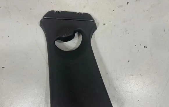 BMW 1 F40 (B) pillar trim (bottom) 7462471