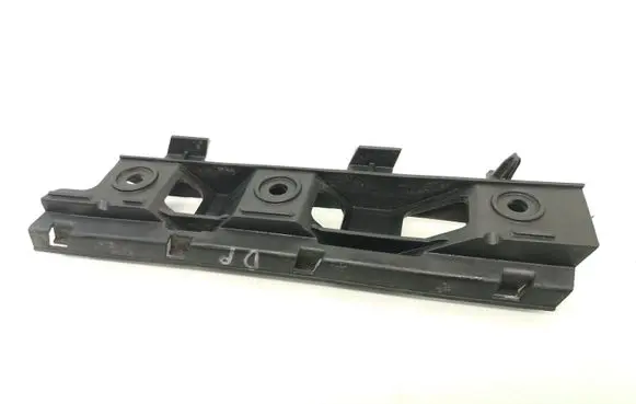 Volkswagen PASSAT B6 Front bumper mounting bracket 3C0807184