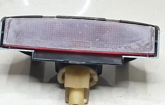 Nissan Primera Third/center stoplight 270275