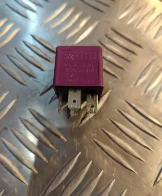 Audi A8 S8 D3 4E Light relay 431951253G