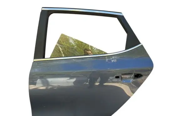 KIA Ceed Rear door