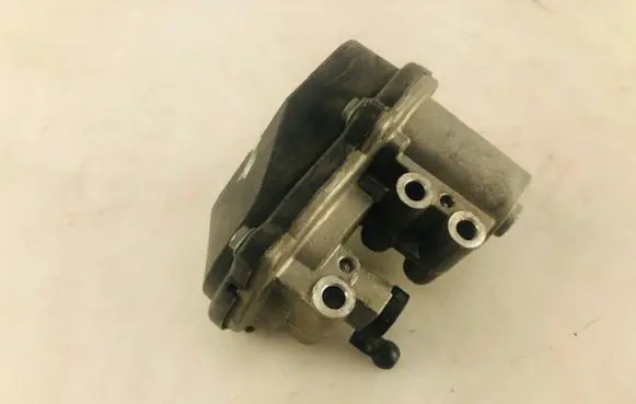 Audi A6 S6 C6 4F Throttle valve 06F133482E