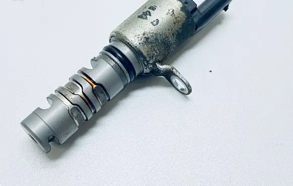 Volkswagen Golf VII Camshaft vanos timing valve 04E906455D