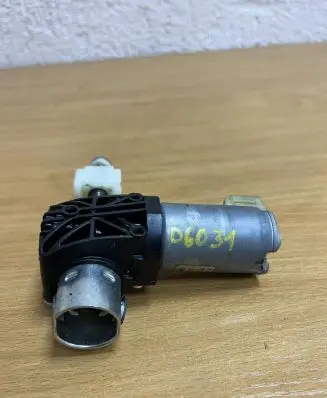 BMW 5 F10 F11 Seat adjustment motor 0390204013 D6031