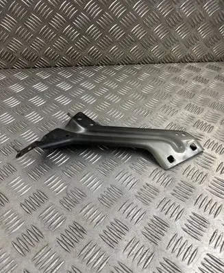 Audi Q5 SQ5 8R Fender mounting bracket 8R0821135
