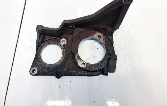 Nissan X-Trail T30 Engine mounting bracket