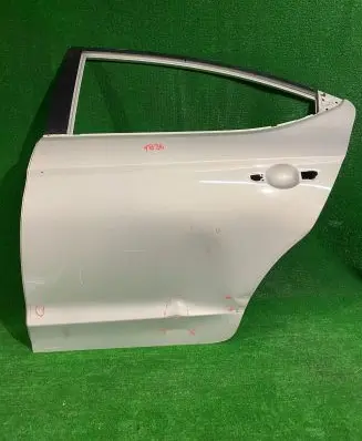 Hyundai Elantra VI Rear door