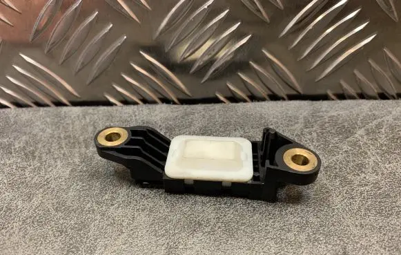Mercedes-Benz CLS C219 Airbag deployment crash/impact sensor A0018209126