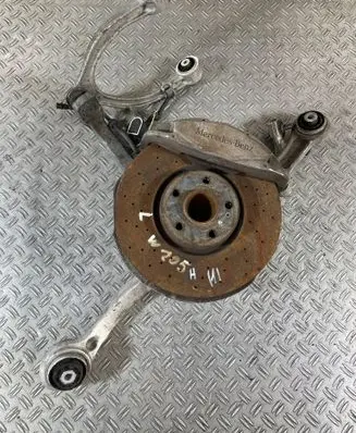 Mercedes-Benz C W205 Front wheel hub spindle knuckle 20513L