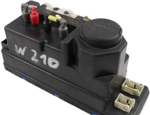 Mercedes-Benz E W210 Central locking vacuum pump 2108000648