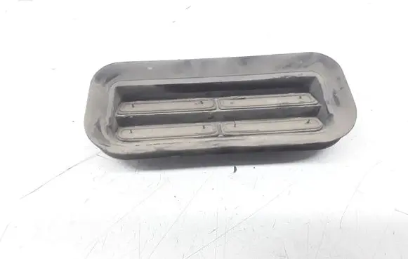 Volkswagen Phaeton Quarter panel pressure vent 3D0819465