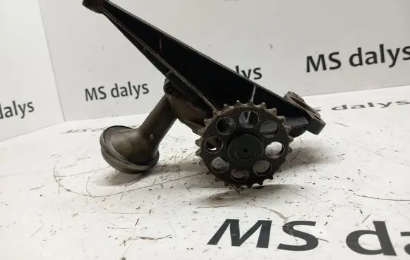 Mercedes-Benz E W211 Oil pump A1131810001 1131810001