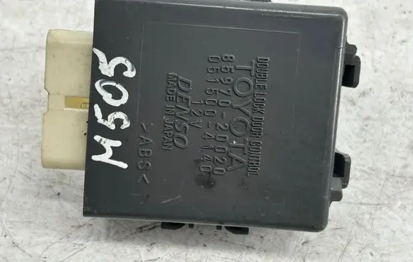 Toyota Avensis T270 Door control unit/module 8597020020 0515004140