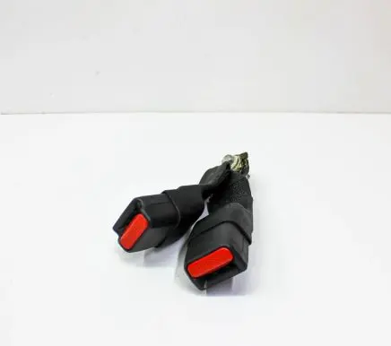 Middle seatbelt buckle (rear)