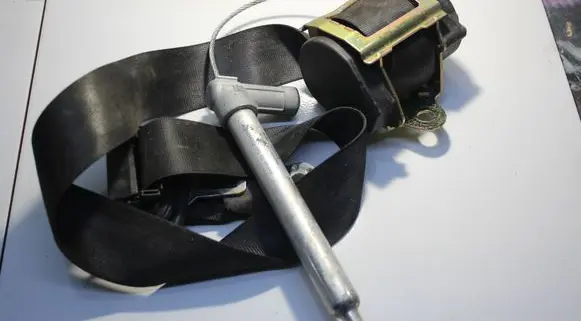 Audi A4 S4 B5 8D Front seatbelt ARG0566020900