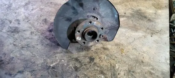 Volkswagen Transporter - Caravelle T5 Front wheel hub spindle knuckle