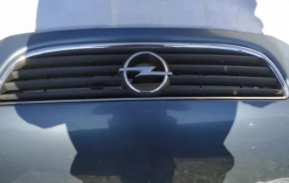 Opel Zafira A Front grill