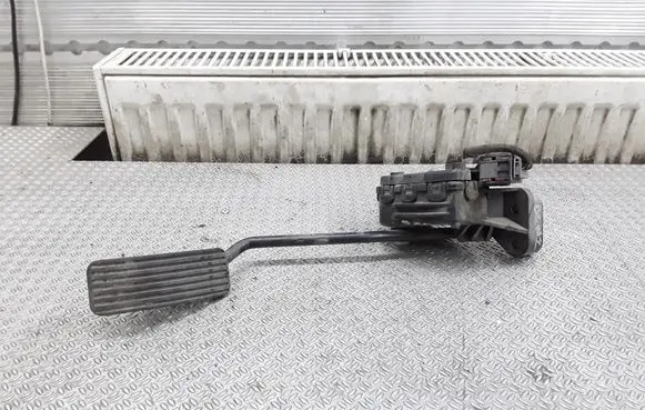 Opel Zafira A Accelerator throttle pedal GM9202343