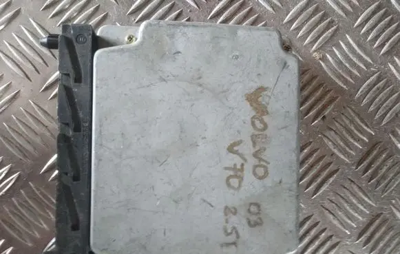 Volvo V70 Engine control unit/module