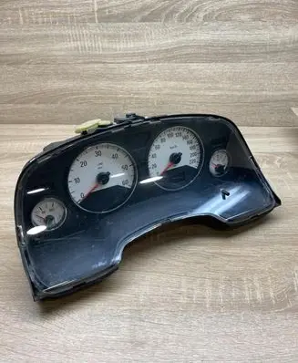 Opel Zafira A Speedometer (instrument cluster) 24461761JN