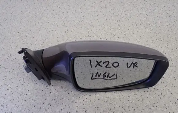 Hyundai ix20 Front door electric wing mirror 
