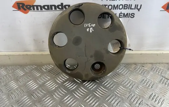 Iveco Daily 35 - 40.10 R16 wheel hub/cap/trim 93820281