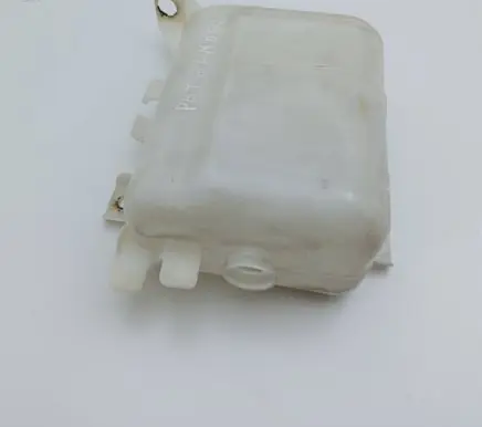 Nissan Pathfinder WD21 Coolant expansion tank/reservoir