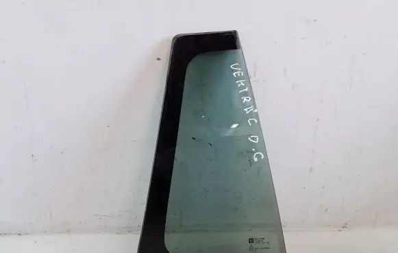 Rear vent window glass