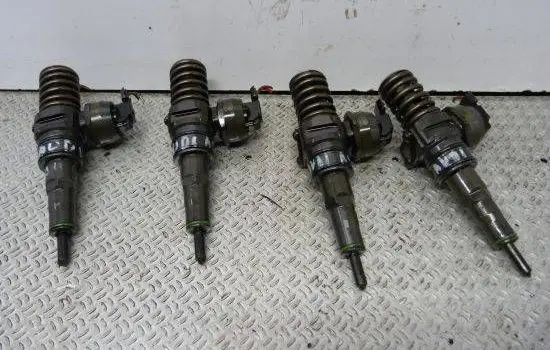 Audi A4 S4 B6 8E 8H Fuel injector 038130073AG