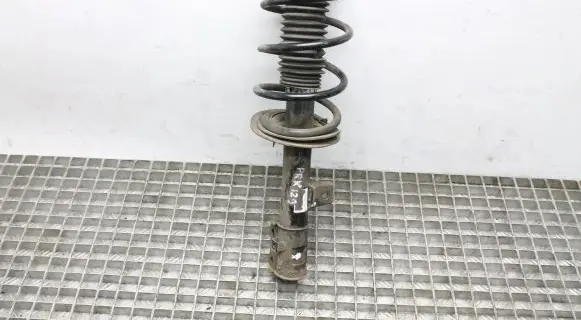 KIA Sportage Front shock absorber/damper 546503U000
