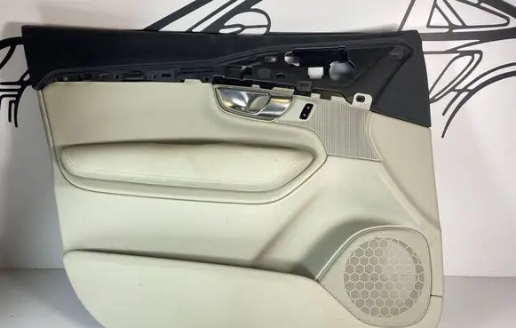 Volvo XC90 Front door card panel trim 31393113