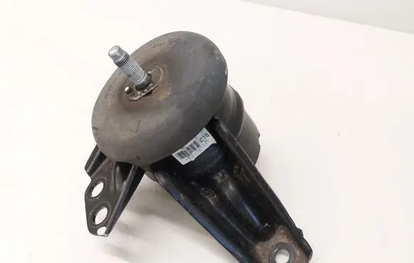 KIA Sportage Engine mount bracket 21810F1100