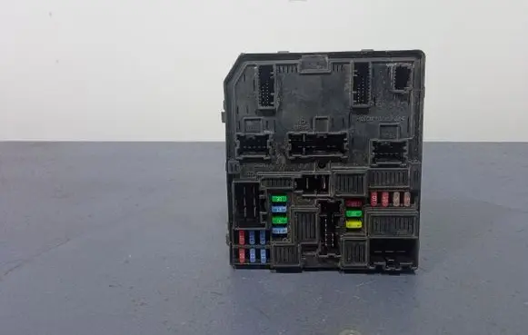 Renault Megane I Fuse box set 284B66727R