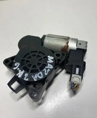 Mazda 3 I Rear door window regulator motor G22C5858X TD774521 CM011750