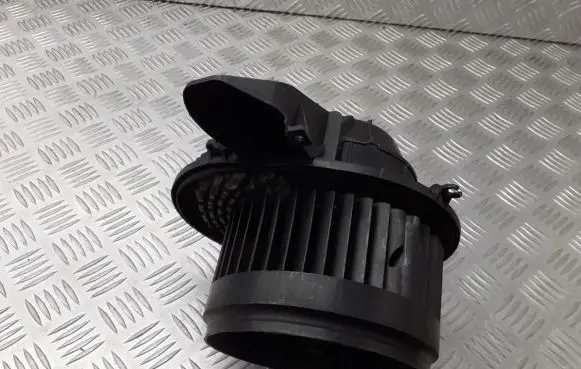 Ford Mondeo Mk III Front door blower motor 3S7H-18456