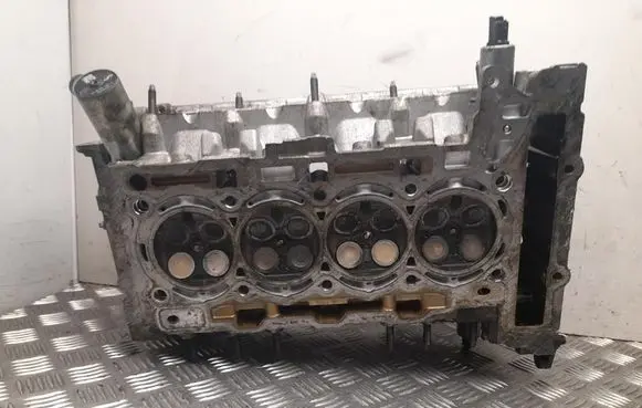 BMW 1 F20 F21 Engine head 758067980