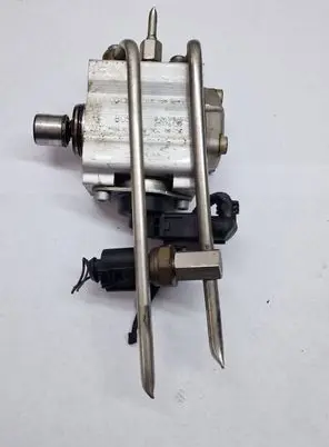 Volkswagen Golf V Fuel injection high pressure pump 03C127025L 0261520024