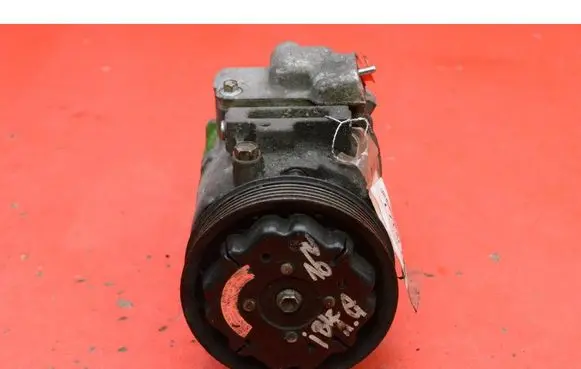 Volkswagen PASSAT B5.5 Air conditioning (A/C) compressor (pump) 