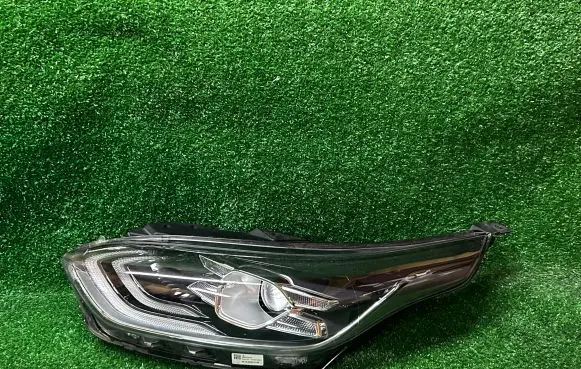 KIA Ceed Headlight/headlamp 92101J7100