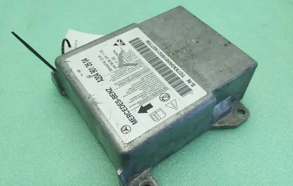 Mercedes-Benz C W204 Airbag control unit/module A2049012604