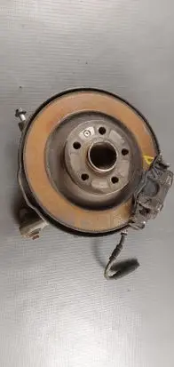 Rear wheel hub