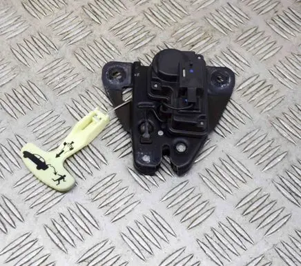 Maserati Quattroporte Tailgate/trunk/boot lock/catch/latch