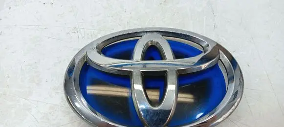 Toyota Prius+ (ZVW40) Manufacturers badge/model letters 9097502196