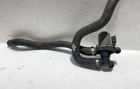 BMW X5 E53 Coolant heater control valve 64118379921 1147412154