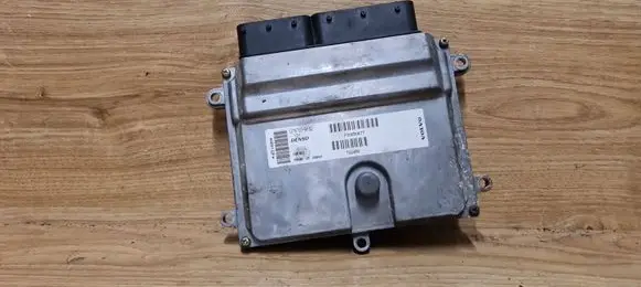 Volvo S40 Engine control unit/module 30650677