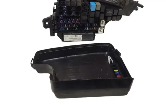 Mazda 6 Fuse module KD45675X0B 140009387701 K3239
